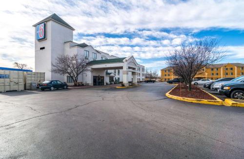 Harvey Hotel | Motel 6-Harvey, IL