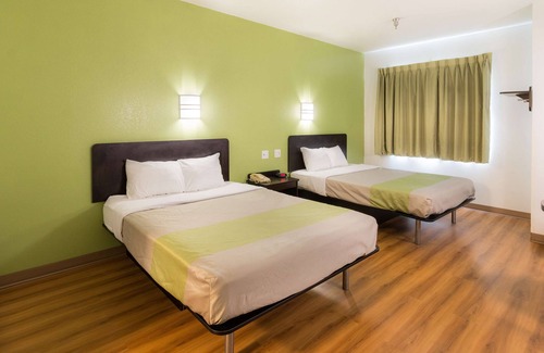 Hillsboro Hotel | Motel 6 Hillsboro, TX