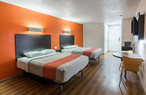 Hutchins Hotel | Motel 6 Hutchins, TX