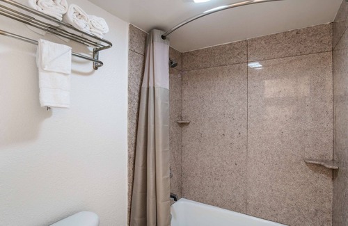 Lexington Hotel | Motel 6 Lexington, KY - Airport