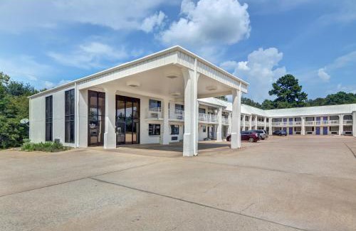 Lindale Hotel | Motel 6-Lindale, TX