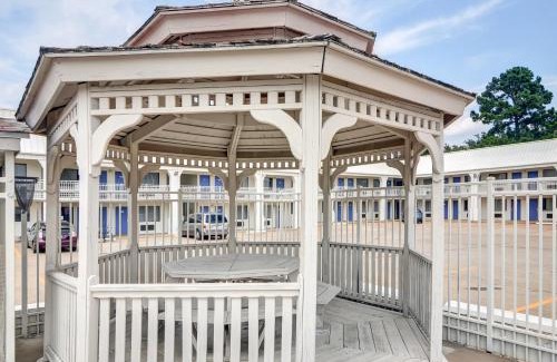 Lindale Hotel | Motel 6-Lindale, TX
