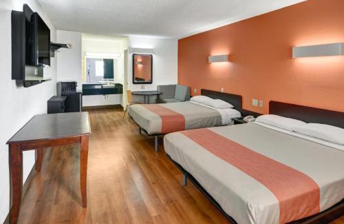 Lindale Hotel | Motel 6-Lindale, TX
