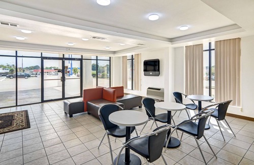 Lindale Hotel | Motel 6 Lindale, TX