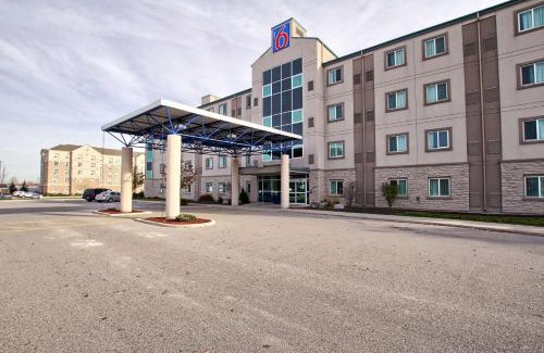Westminster Hotel | Motel 6-London, ON - Ontario
