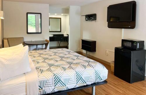 Newnan Hotel | Motel 6-Newnan, GA