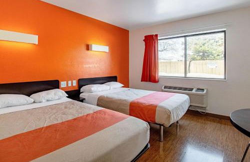 Palatine Hotel | Motel 6-Palatine, IL - Chicago Northwest