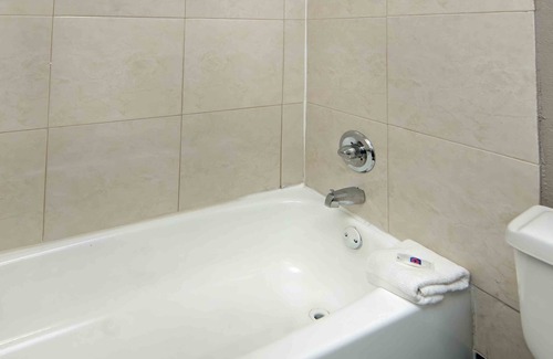 Montavilla Hotel | Motel 6 Portland, OR Mall 205