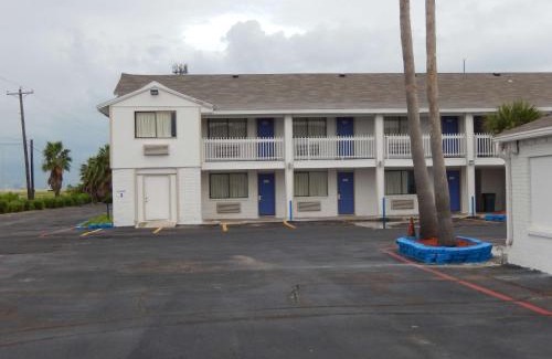 Portland Hotel | Motel 6-Portland, TX