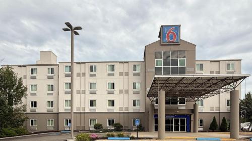 Portsmouth Hotel | Motel 6-Portsmouth, NH