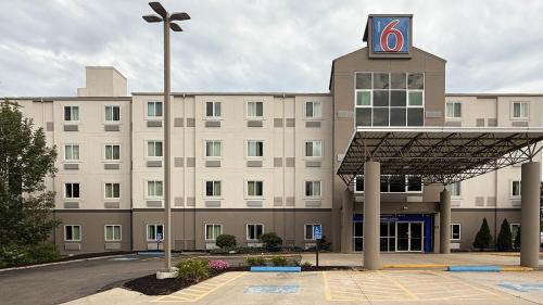 Portsmouth Hotel | Motel 6-Portsmouth, NH