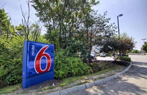 Portsmouth Hotel | Motel 6-Portsmouth, NH