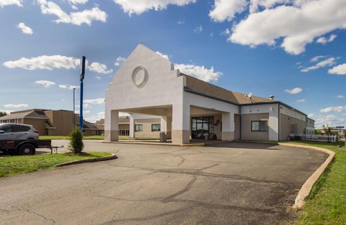 Rothschild Hotel | Motel 6-Rothschild, WI