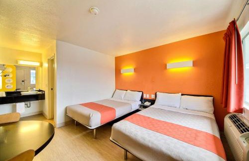 San Marcos Hotel | Motel 6-San Marcos, TX