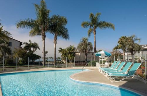 East Beach Hotel | Motel 6-Santa Barbara, CA - Beach