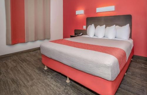 North Industrial Hotel | Motel 6-Saskatoon, SK