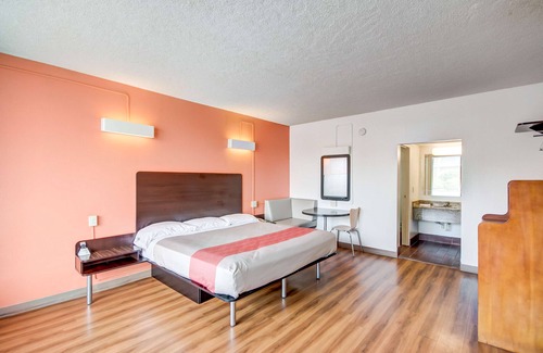 Somerset Hotel | Motel 6 Somerset, KY