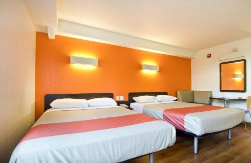 Springfield Hotel | Motel 6-Springfield, DC - Washington Southwest