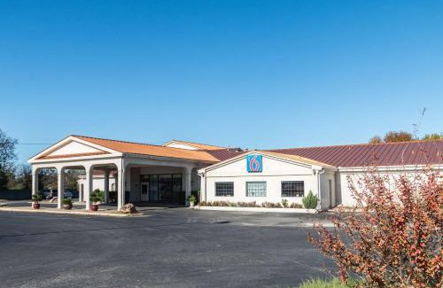 Stephenville Hotel | Motel 6-Stephenville, TX