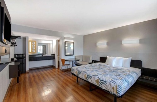 Sulphur Springs Hotel | Motel 6-Sulphur Springs, TX