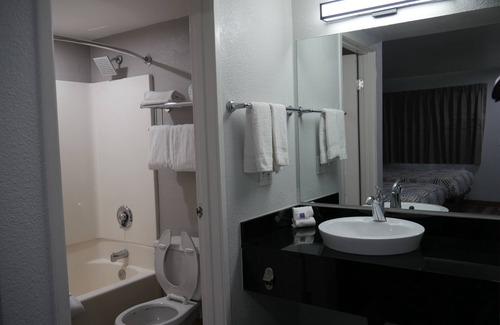 South End Hotel | Motel 6 Tacoma, WA - South