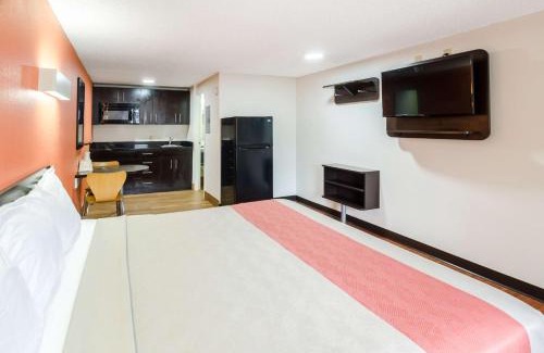 Troutville Hotel | Motel 6-Troutville, VA