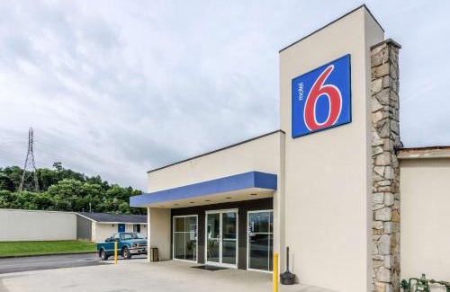 Troutville Hotel | Motel 6-Troutville, VA