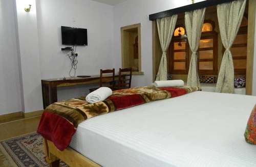 Amar Sagar Pol House | Motel ∙ 8 guests