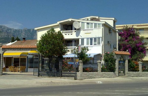 Zeljeznica House | Motel ∙ 8 guests
