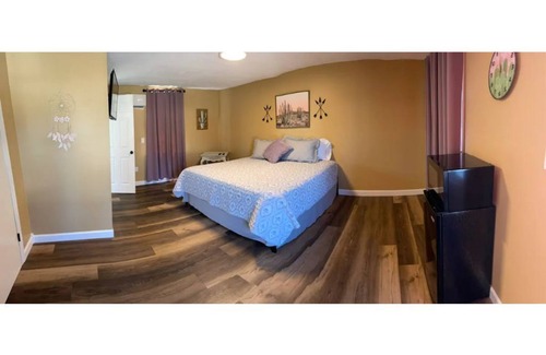 Gilbertsville Hotel | Motel at KY Lake. The Native Dessert