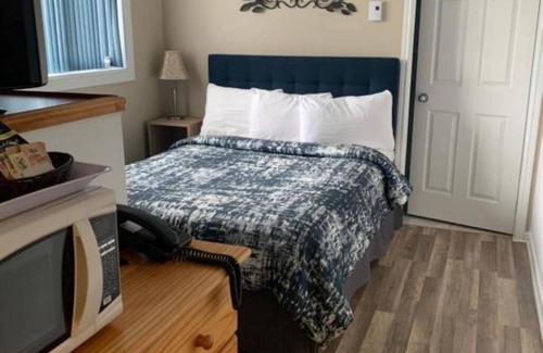 Baie-St-Paul Hotel | Motel Des Cascades : Economy Double Room