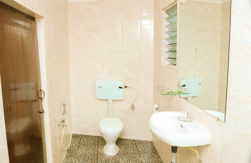 Mapusa Hotel | Motel La Grandeur