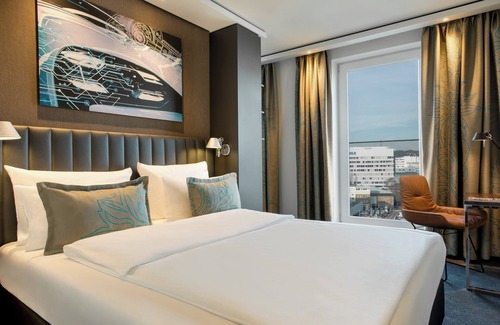 Feuerbach-Ost Hotel | Motel One Stuttgart-Feuerbach