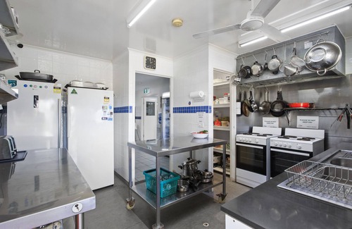 Caloundra Hotel | Motel Sunshine Coast