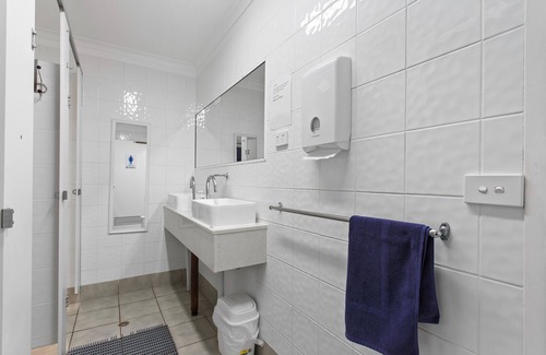Caloundra Hotel | Motel Sunshine Coast