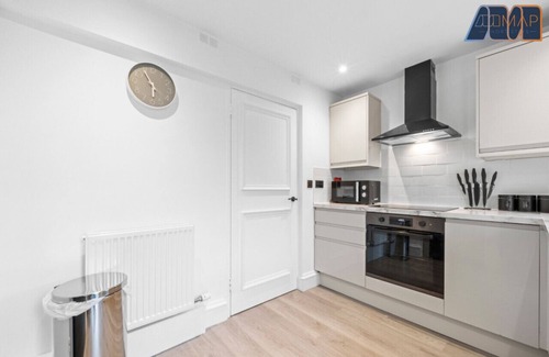Motherwell House | Motherwell 2 Bed Sleeps 4 - MODERN