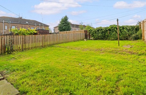 Motherwell House | Motherwell 2 Bed Sleeps 4 - MODERN