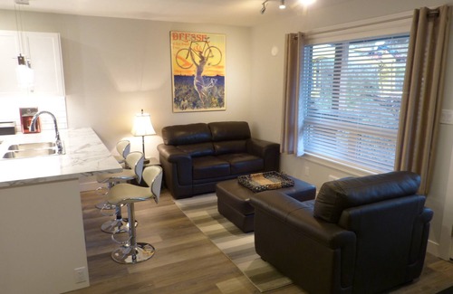 Crofton House | Motorcycle and Bicycle friendly. Home of the World Famous Crofton Seawalk.