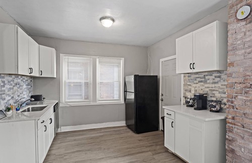 New Center Detroit House | Motown Hangout Near Motown Museum, Henry Ford Hospital, Fisher Theater