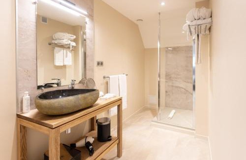 Conques-en-Rouergue Hotel | Moulin de Cambelong- Emilie & Thomas