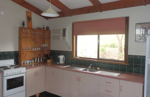 Spring Gully House | mount charmal cottage.