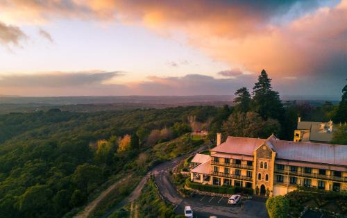 Crafers Hotel | Mount Lofty House & Estate Adelaide Hills - Adults Retreat