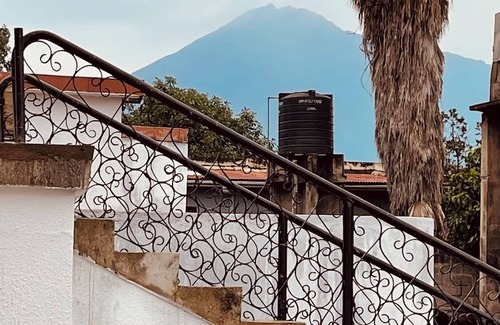 Arusha House | Mount Meru Baraka House. Locatedin Themi hill St, Njiro Rd Free WiFi & breakfast