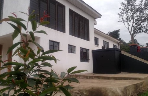 Arusha House | Mount Meru Baraka House. Locatedin Themi hill St, Njiro Rd Free WiFi & breakfast