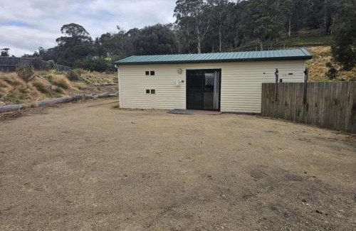 Mount Rumney House | Mount Rumney Escapes - Platypus Cabin