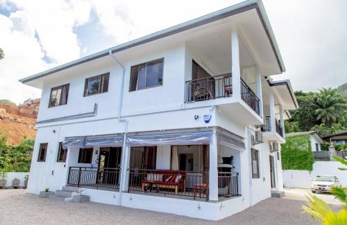 Bel Ombre Apartment | Mount Simpson 2-Beds Sleeps 4 5 mins to Beach