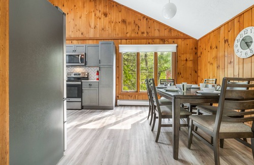 West Dover House | Mount Snow Luxury Villa with Hot Tub, Jacuzzi and gm room.