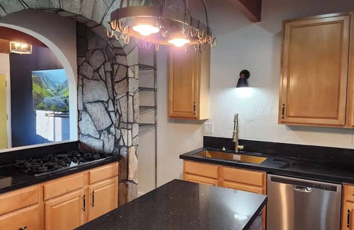 Alpine Cabin | Mounta View,2Casinos,Walk2Eat, Centrally located