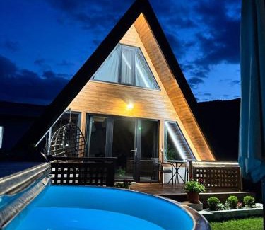 Avram Iancu Ski Chalet | Mountain A-Frame Resort , com Avram Iancu