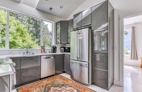 Stevenson House | Mountain and river-view home + studio with fireplace, grills, outdoor areas